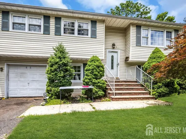 26 Nancy Ln, Piscataway, NJ 08854