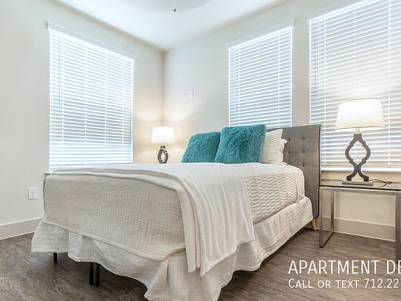 4th image of 5336 Milwee St #1026