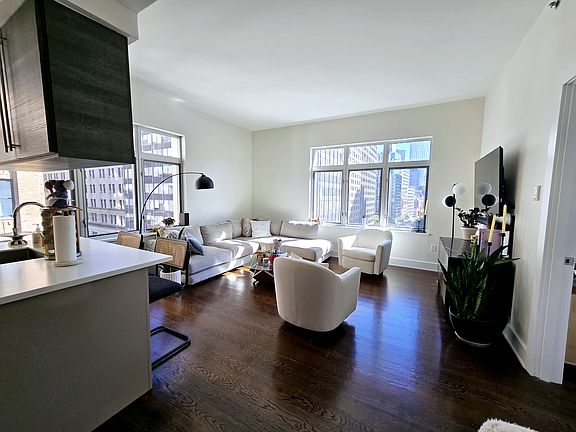 3rd image of 68 Livingston St #6C