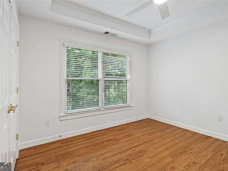 1711 Summit Glen Ln NE — Photo 27