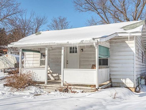 3rd image of 380 Margaret Dr