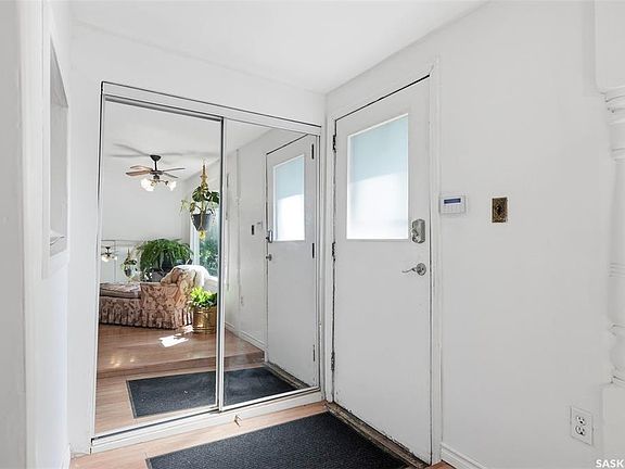 3rd image of 611 J AVENUE S