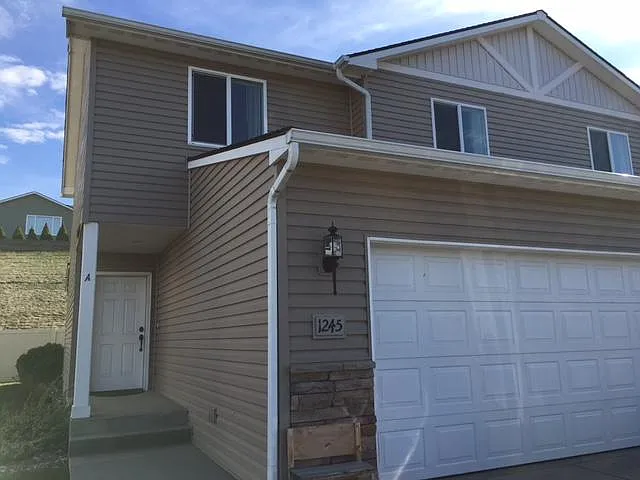 1215 SW Lost Trail Dr