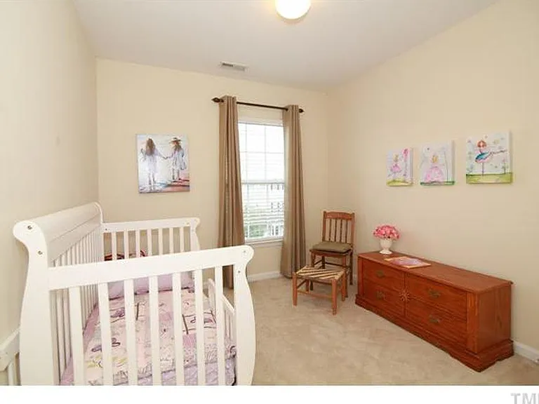 Bedroom 3 (third floor)