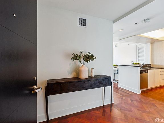 2nd image of 229 Brannan St Unit 16C