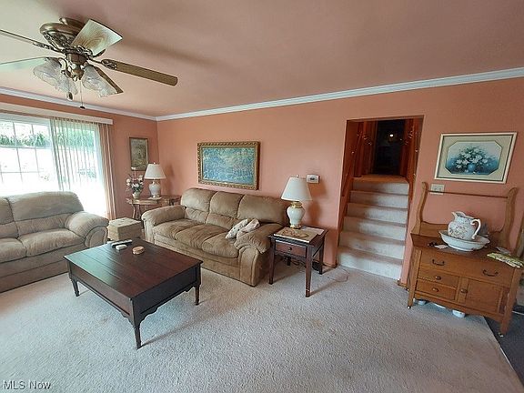 3rd image of 943 Logan Ave