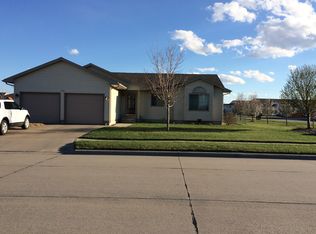 1703 E 42nd Street Pl, Kearney, NE 68847