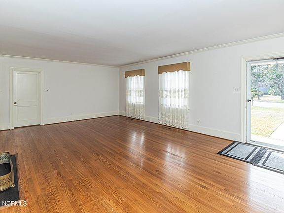 2nd image of 1607 Laurel St