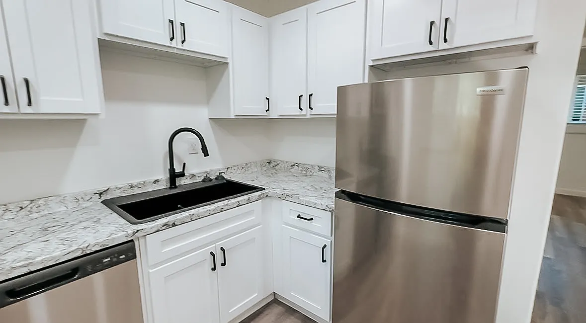 2 bed, 700 sqft, $1,225 — Photo 1
