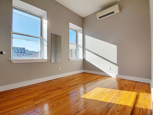 2nd image of 354 S 4th St #3A