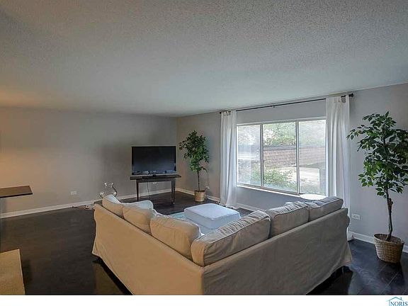 3rd image of 4343 W Bancroft St APT 2B