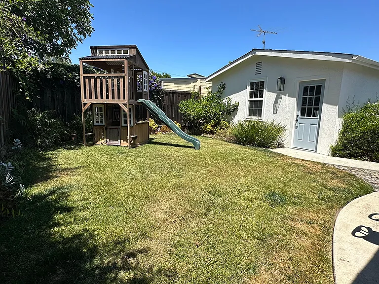 501 Bradley Ave — Photo 31