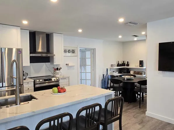330 NE 59th Court, Oakland Park, FL 33334