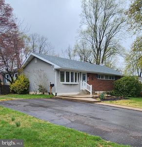 82 Acorn Dr, Warminster, PA, 18974
