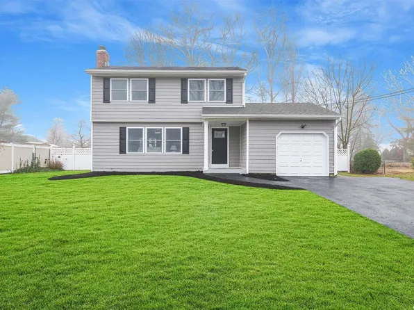 19 Woodbury Road, Hauppauge, NY 11788