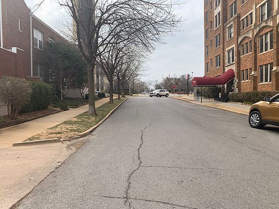 4th image of 124 NW 15th St