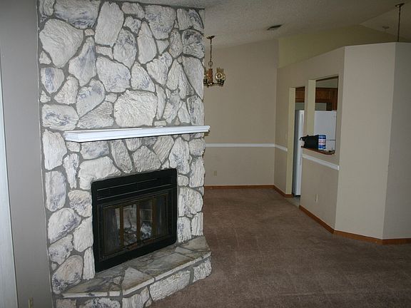4th image of 8483 Colfax Ct