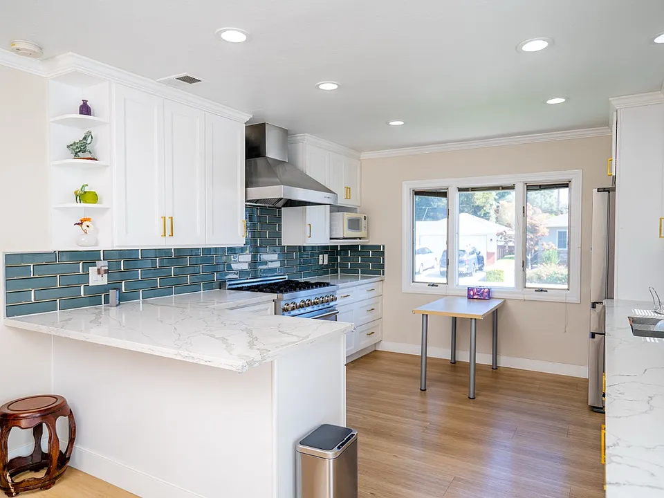 1078 Fairfield Ave