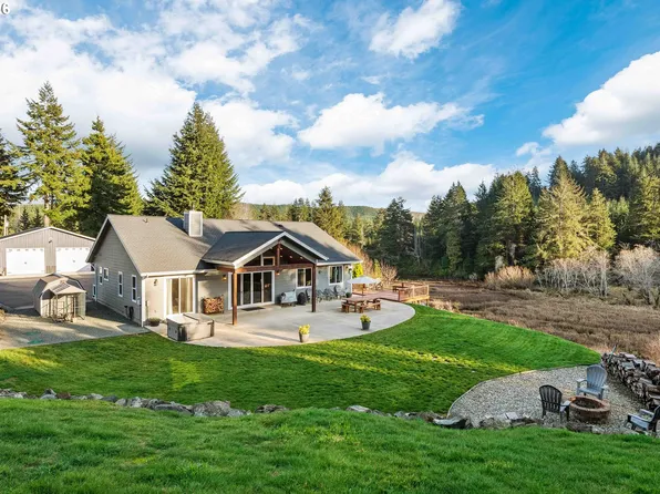 92735 Boots Dr, Coos Bay, OR 97420