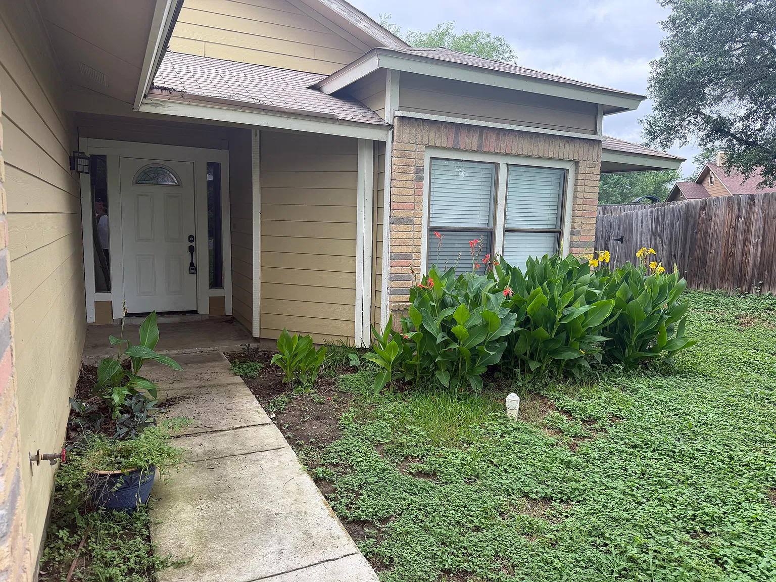 3 bed, 1458 sqft, $1,600 — Photo 1