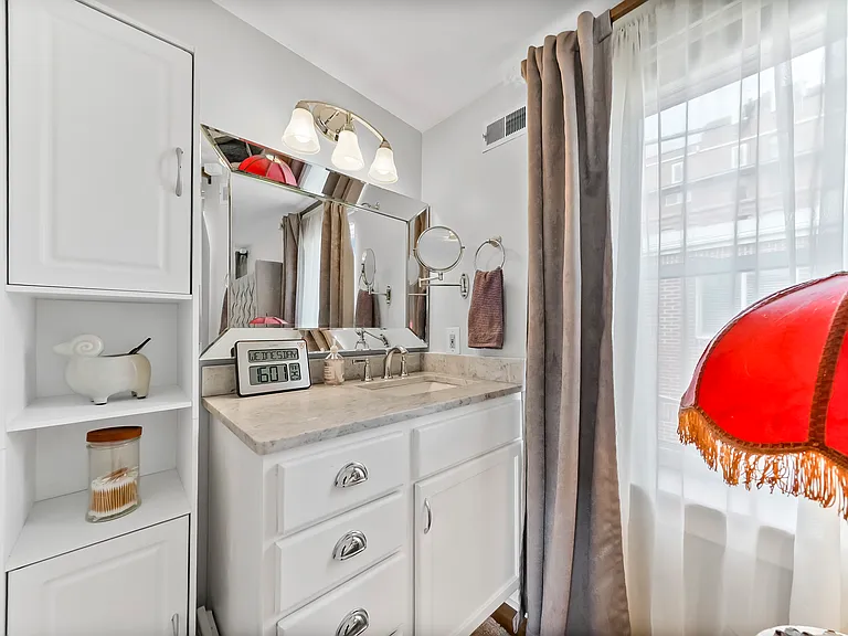 upper floor half bath