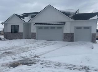 6883 Audree Ln, Loves Park, IL 61111