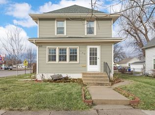 460 9th Ave SW, Cedar Rapids, IA 52404