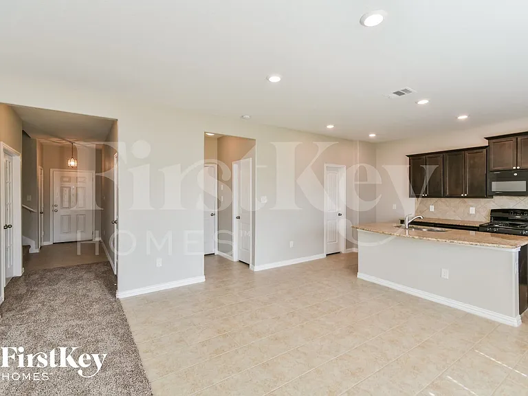 9006 Bowring Park — Photo 3