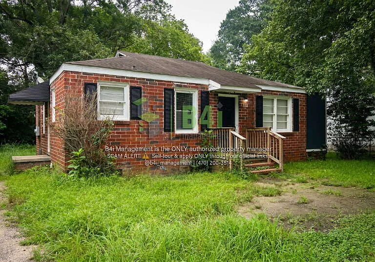 2344 Banks Ave — Photo 1