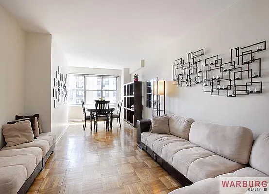 Sold by Warburg | media 6