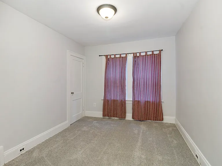 2084 Wascana Ave — Photo 13