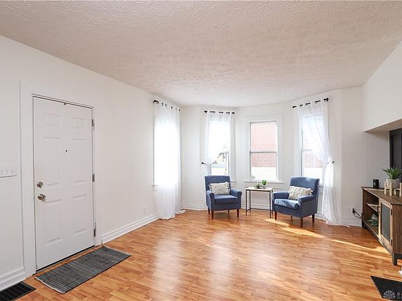 4th image of 1745 Brookline Ave