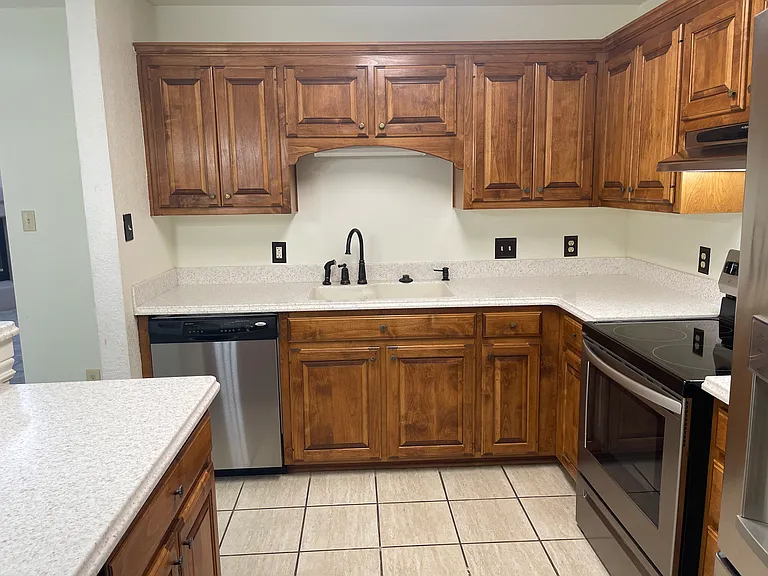 1618 Marquis Ln — Photo 9