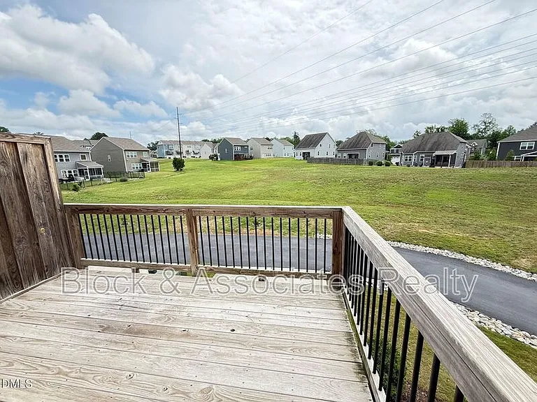 537 Austin View Blvd — Photo 37