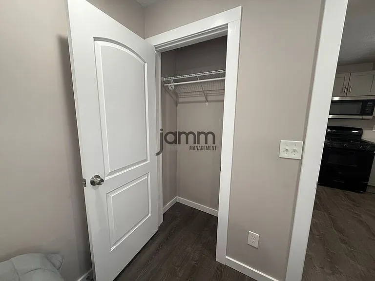 1335 W 69th St #3 — Photo 9