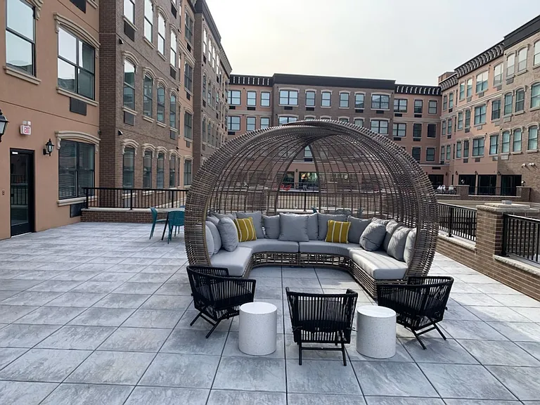 Meridia Brownstones — Photo 23