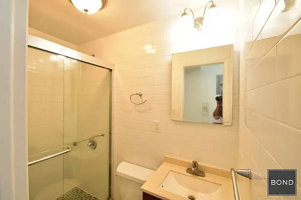 Rented by Bond New York | media 19