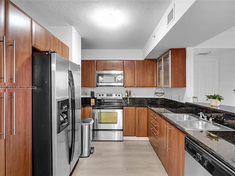 3232 SW 22nd Ter #804 — Photo 18