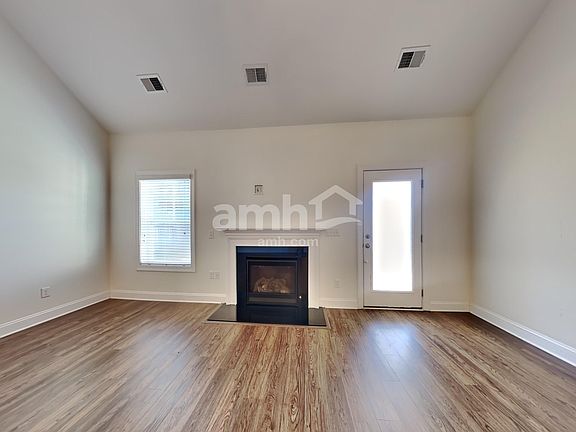 5th image of 110 Doral Blue Dr