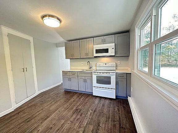 3rd image of 596 Broad St