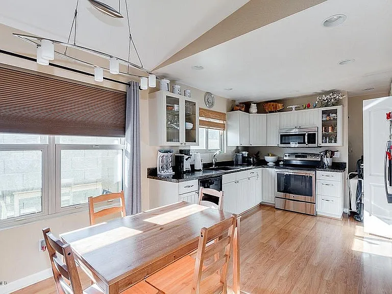 4035 E Camino St — Photo 2