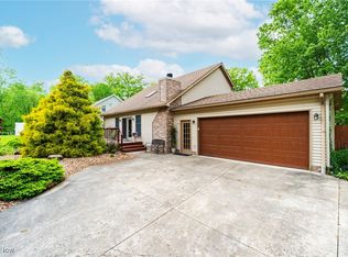 17466 Idylwild Ave, Lake Milton, OH