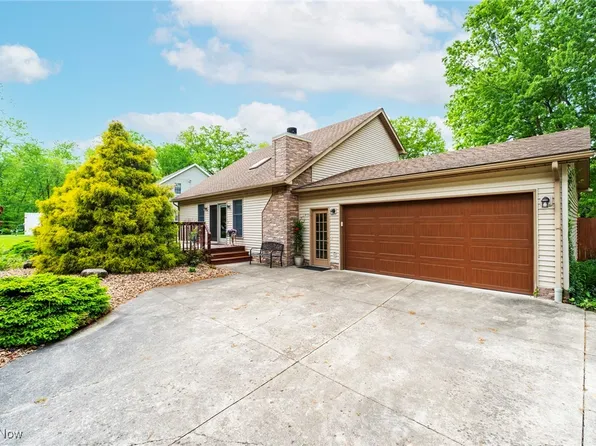 17466 Idylwild Ave, Lake Milton, OH 44429