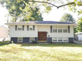 520 N Oakwood St, Griffith, IN 46319