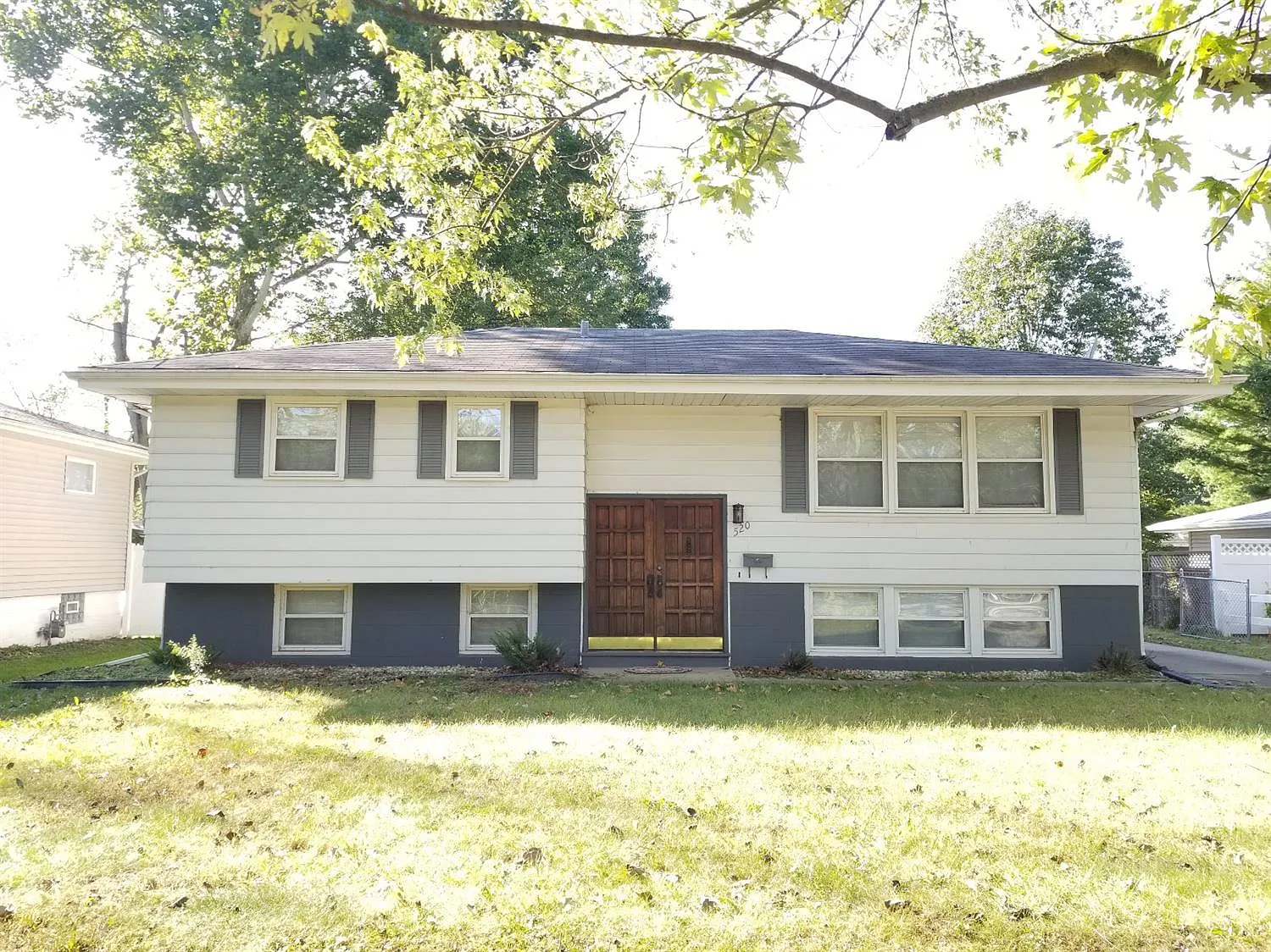 520 N Oakwood St photo 1