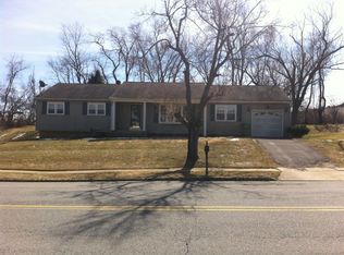 24 Powder Horn Dr, Phillipsburg, NJ 08865