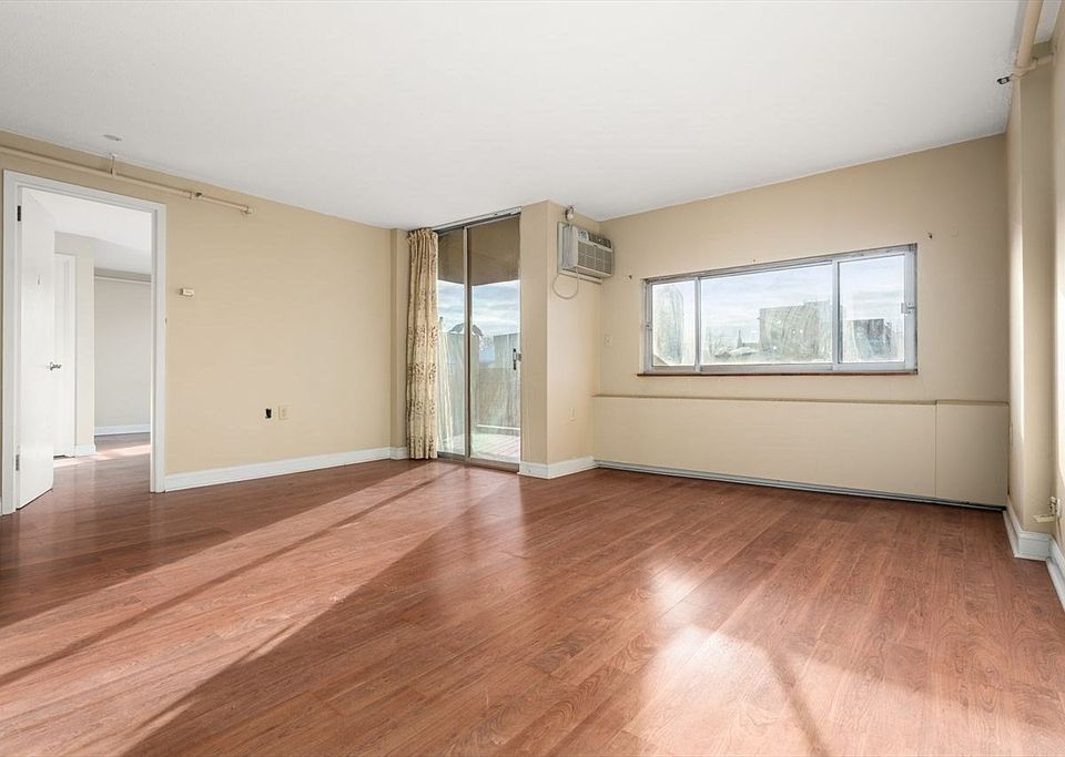 1st image of 872 Massachusetts Ave #304