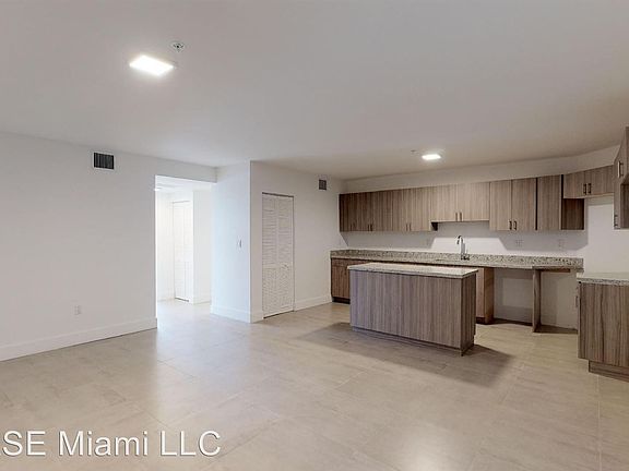 3rd image of 6001 W Flagler St APT 401