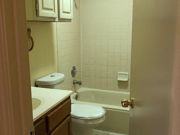 2nd image of 3988 Flagle St