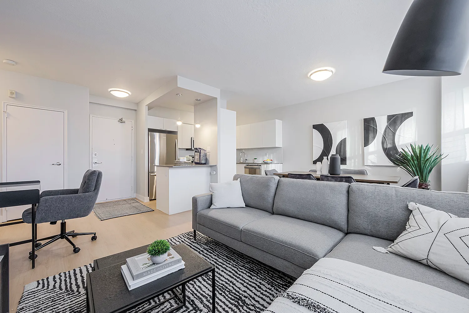 200 Dufferin St — Photo 4